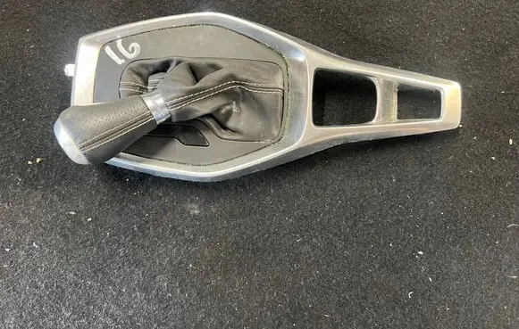 Chevrolet Camaro Gear shifter surround trim plastic 23281831