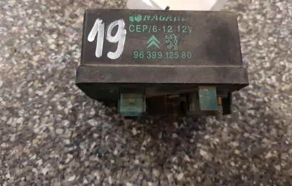 Peugeot 607 Glow plug pre-heat relay 9639912580