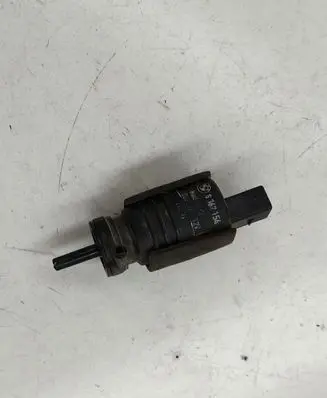 BMW 3 E46 Windscreen/windshield washer pump 8362154