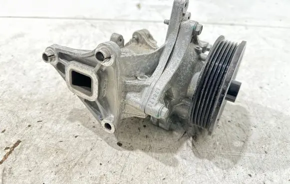 Opel Karl Water pump T171320065