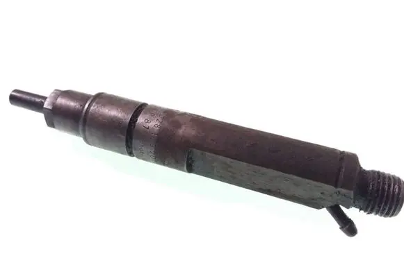 Volkswagen Golf III Fuel injector 028130201G
