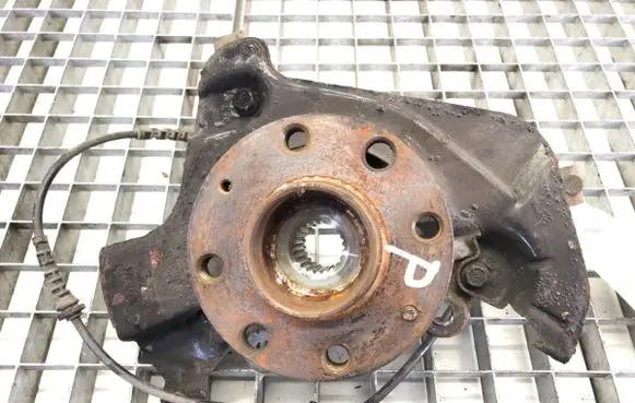 Opel Corsa E Front wheel hub spindle knuckle