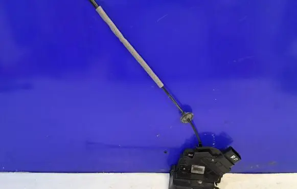 Volvo S80 Front door lock 31253668 31253658
