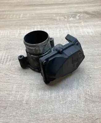 Volkswagen PASSAT B6 Throttle valve 03L128063E CBA