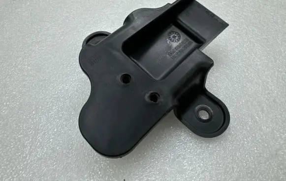 Tesla Model S Rear door exterior handle/bracket 100841300C