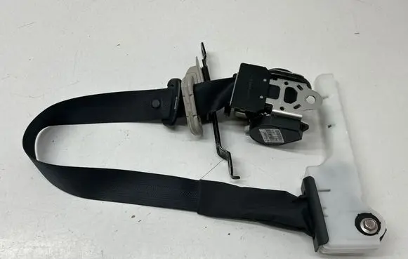 Nissan Pulsar Front seatbelt 627789200C 04210116 096X090LH
