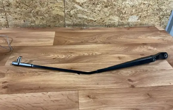 Mazda 3 I Front wiper blade arm BP4LD