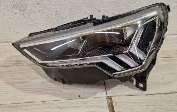 Audi Q3 F3 Headlight/headlamp 83a941033