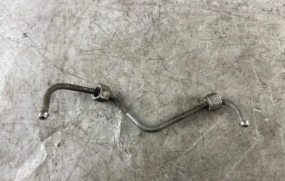 Opel Astra H Fuel injector supply line/pipe 