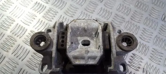 Ford Mondeo Mk III Engine mount bracket 1S717M122