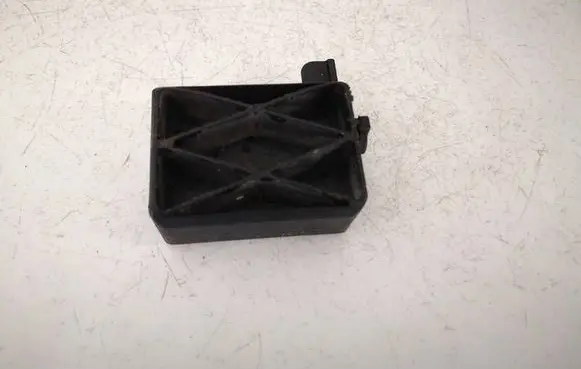 Ford Mondeo MK IV Radiator mount bracket 6G918A452EA