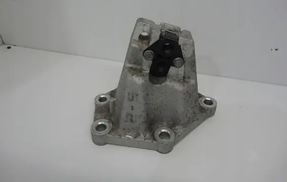 KIA Rio Gearbox mounting bracket