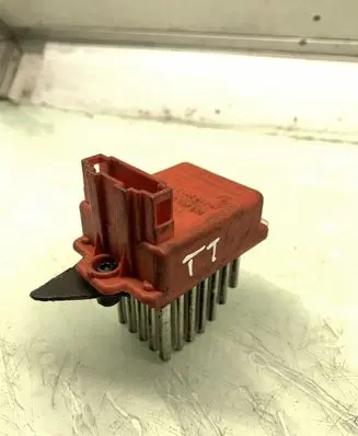 Audi TT Mk1 Heater blower motor/fan resistor 1J0907521