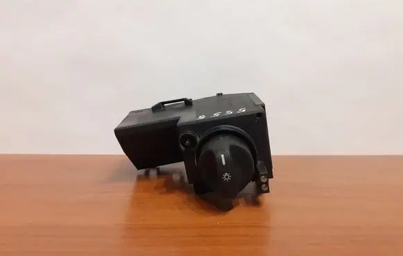 Mercedes-Benz E W210 Light switch 2105450504 5555
