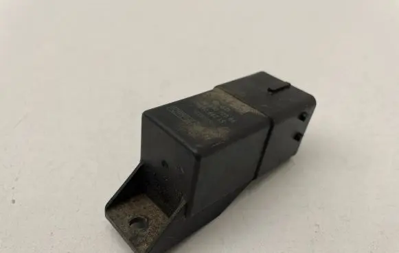 Citroen C5 Glow plug pre-heat relay 9802424080 51299065 02014