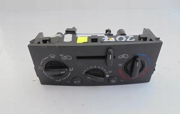 Peugeot 207 Climate control unit