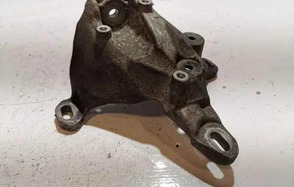 Audi Q7 4M Engine mounting bracket 4M0399113B