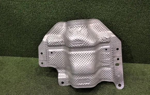 Peugeot 3008 II Exhaust heat shield 9822225680