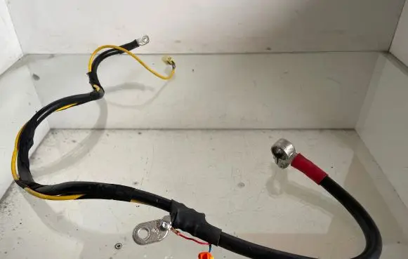 Audi A6 S6 C6 4F Positive cable (battery) 4F0971225F