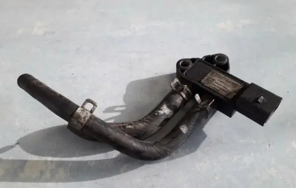 Subaru Forester SJ Exhaust gas pressure sensor 22627AA500 12641972