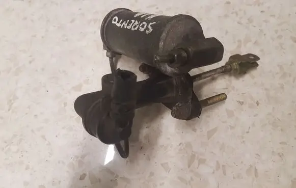 KIA Sorento Clutch master cylinder