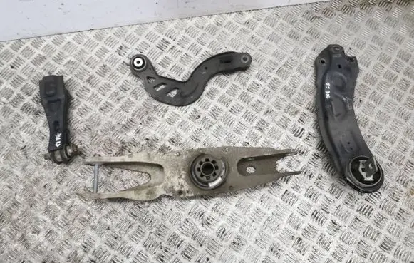 Infiniti Q30 Rear upper control arm/wishbone