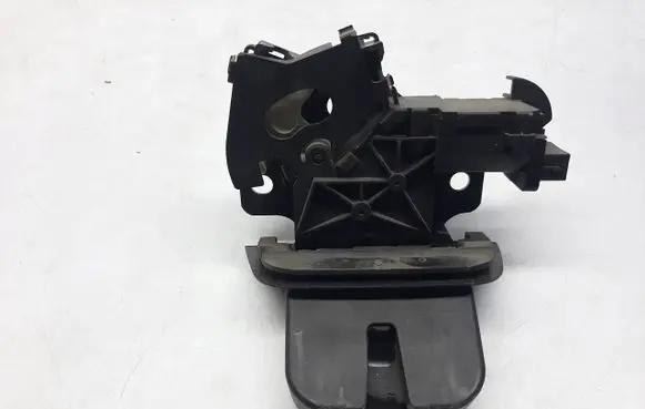 Audi Q7 4L Tailgate/trunk/boot lock/catch/latch 4L0827520