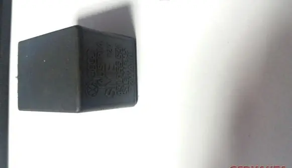 Volkswagen PASSAT B5 Other relay 431955531