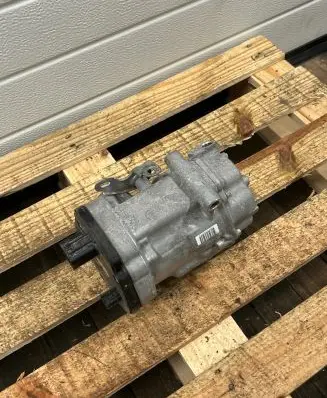 Toyota C-HR I Air conditioning (A/C) compressor (pump) 0424000370