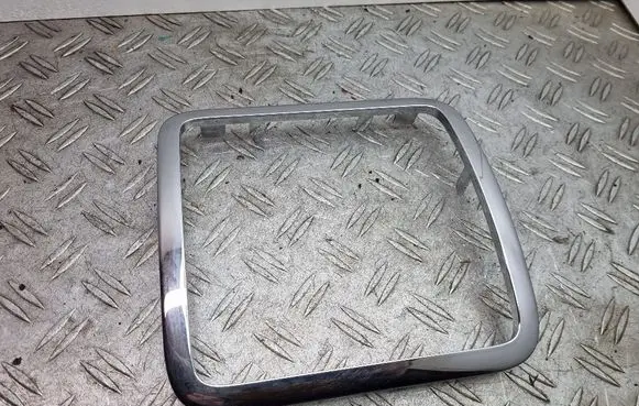 Jeep Grand Cherokee (WK) Gear shifter surround trim plastic C85015JNO5TRMAB C85015JN05TRMAB