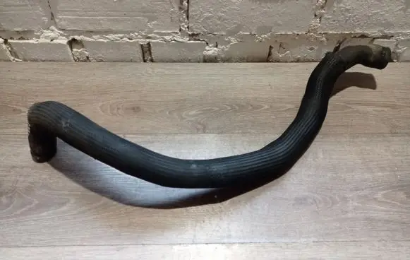 Volvo S60 Engine coolant pipe/hose 08671573