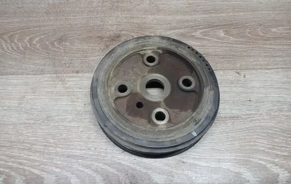 Volvo V70 Crankshaft pulley 30637335