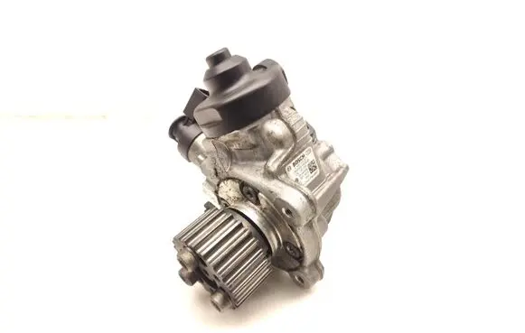 Volkswagen Golf VI Fuel injection high pressure pump 0445010507