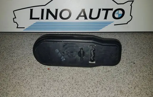 BMW 5 E39 Tail light bulb cover holder 2496339