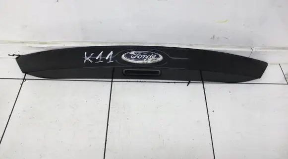 Ford Focus Tailgate trim 