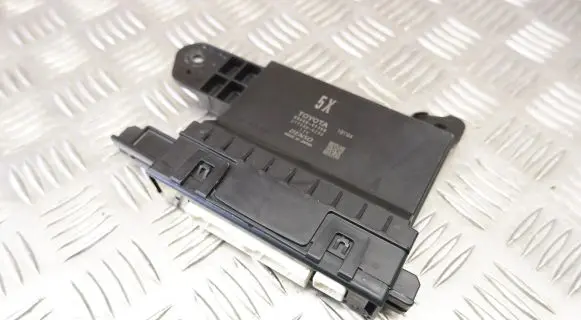 Toyota Prius (XW50) Air conditioner control unit module 8865047350