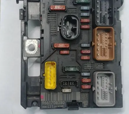 Peugeot 307 CC BSM Control unit 9661708280 BSML1100 L11