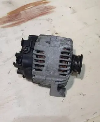 BMW 3 E92 E93 Generator/alternator 7802471 TG15C073 2543306C