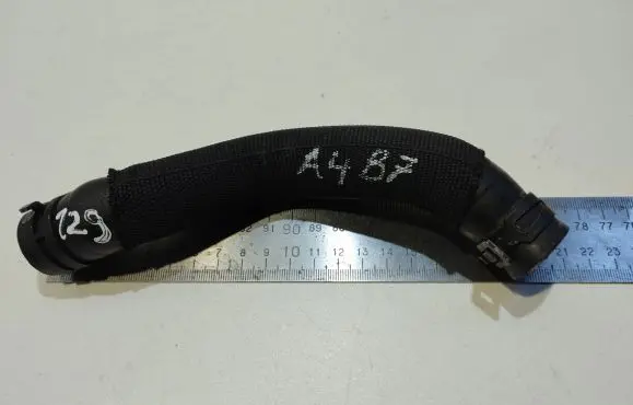 Audi A4 S4 B7 8E 8H Engine coolant pipe/hose