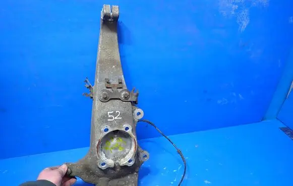 BMW 5 GT F07 Front wheel hub spindle knuckle