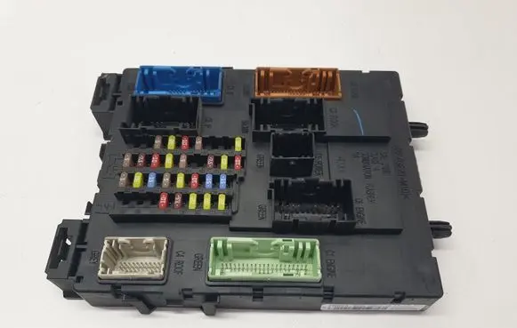 Ford Focus Fuse module BV6N14A073PD