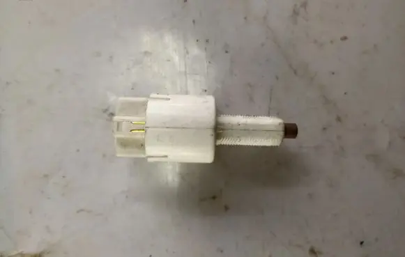 Suzuki Grand Vitara II Brake pedal sensor switch 6716