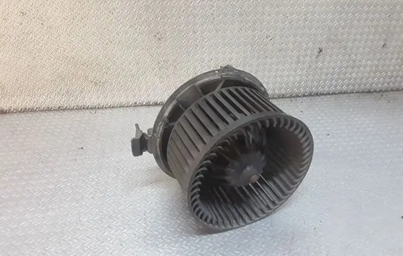 Renault Clio III Heater fan/blower 103992Q