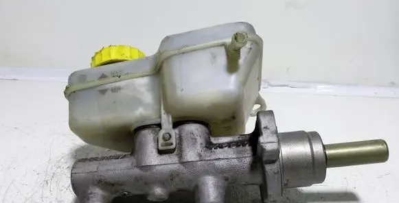 Skoda Fabia Mk1 (6Y) Master brake cylinder X5617