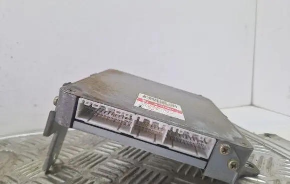 Mitsubishi Galant Engine control unit/module 1758000512