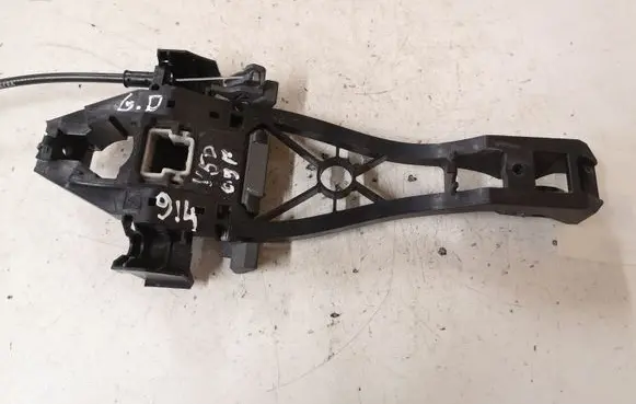 Rear door exterior handle/bracket