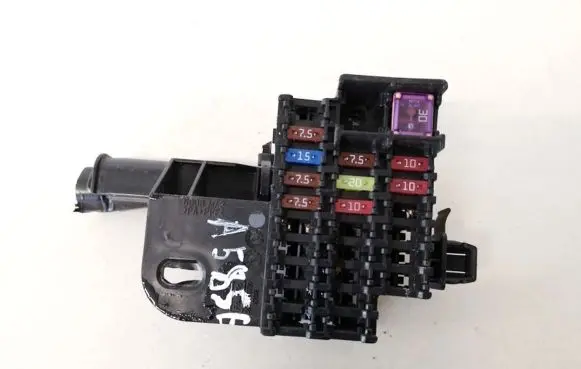 Mazda 2 Fuse box set 5906ma2 d65166730