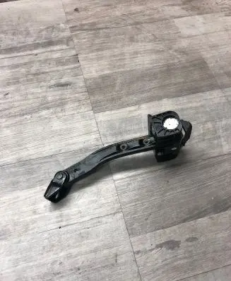 BMW 5 F10 F11 Front door check strap stopper 7182005
