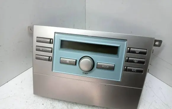 Toyota Corolla Verso AR10 Climate control unit 559000f030