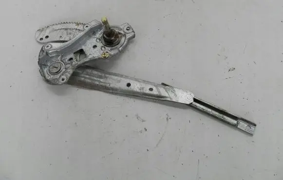 Nissan Almera Tino Rear door manual window regulator 